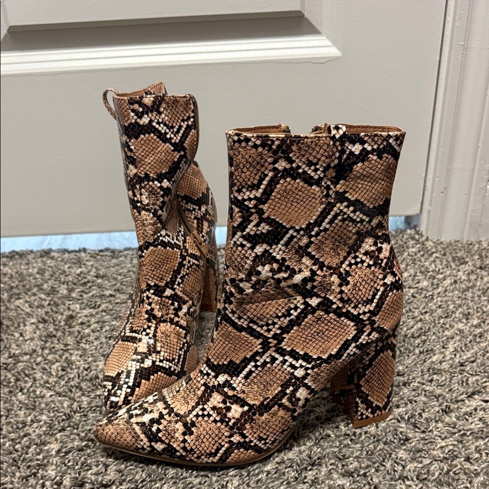 Snakeskin Patterned Ankle Boots - Picture 3 of 6